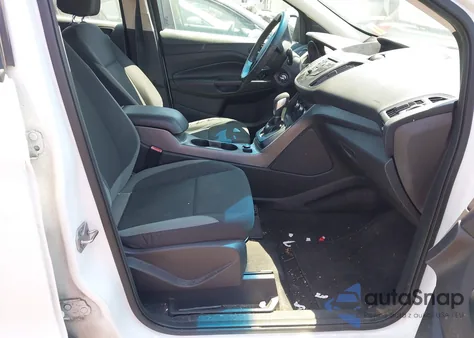 2013 Ford Escape S z USA, uszkodzony, nr VIN 1FMCU0F75DUC07189